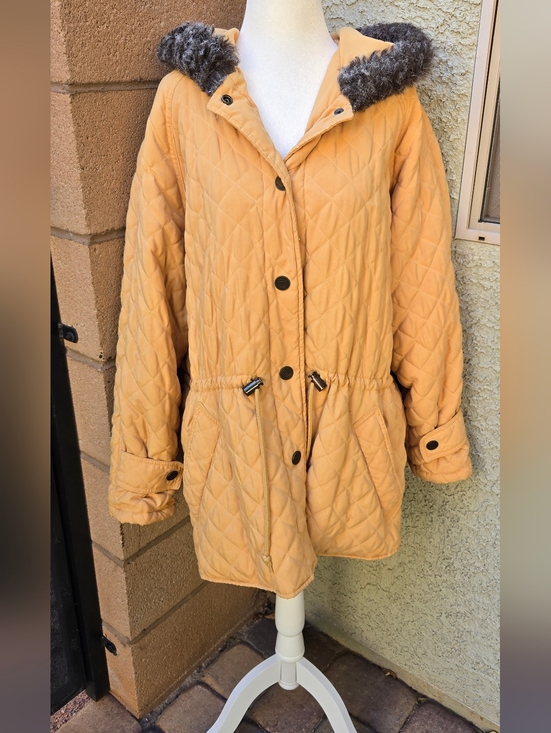 The Limited Jackets & Blazers - The Limited Y2K Quilted Hooded Women's Coat in Mustard with Faux Fur Trim